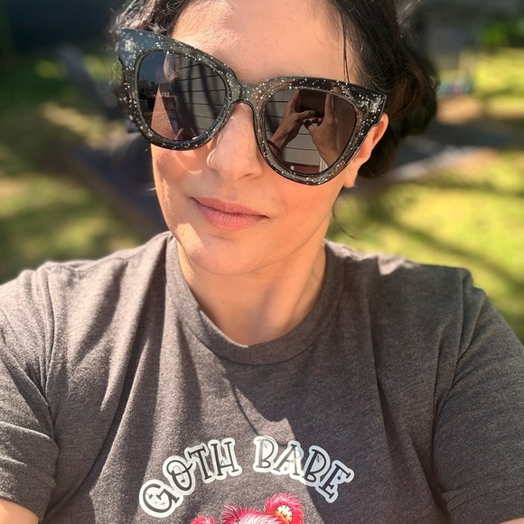 Live Show Listing - Graphic Tops - Picture 7 of 7